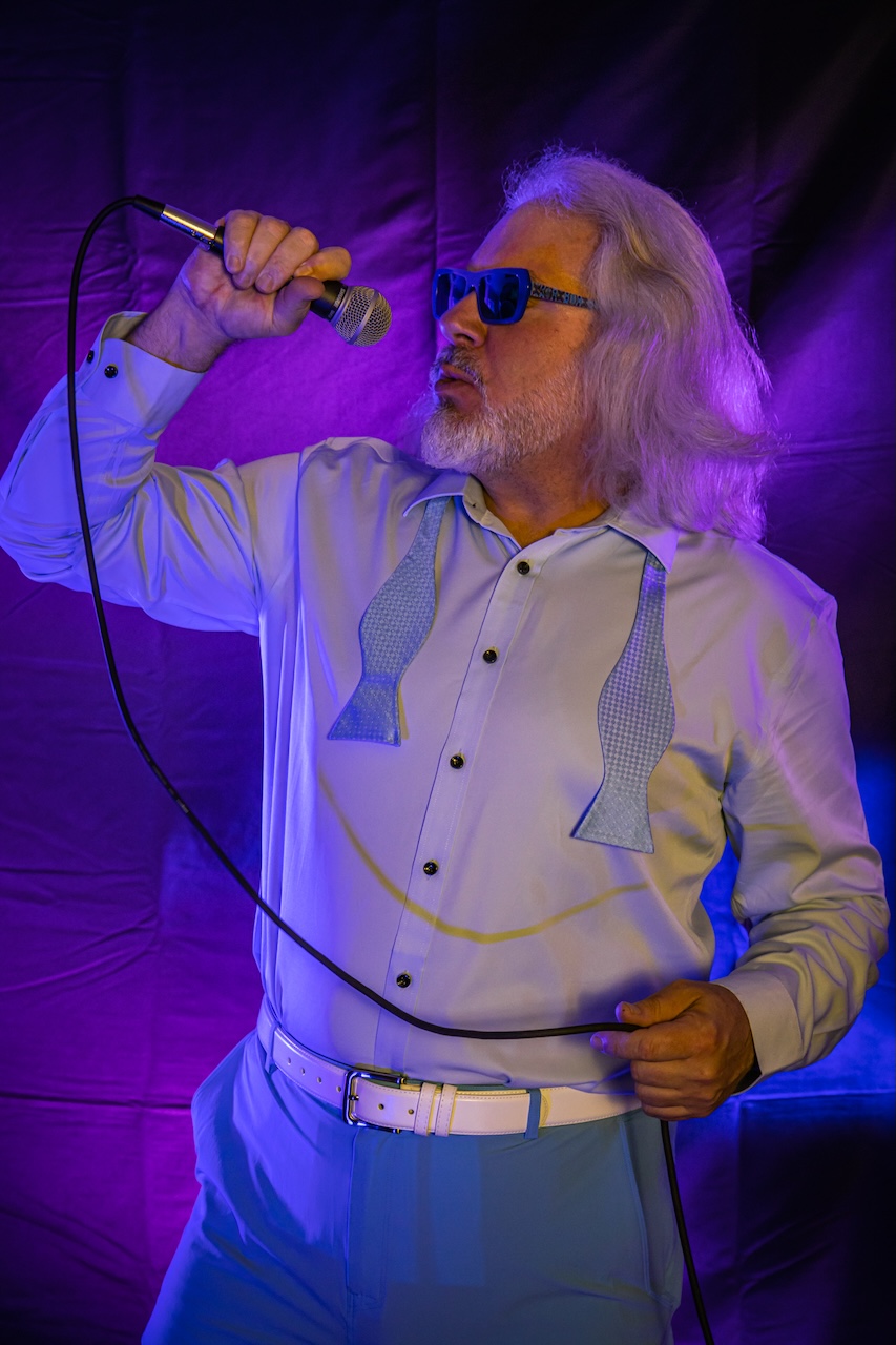 Bret Love (Lead Vocals)